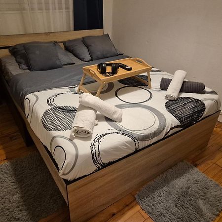 Maison Pour 11 Personnes Max Tv Dans Les 4Chambres Brest Exterior photo