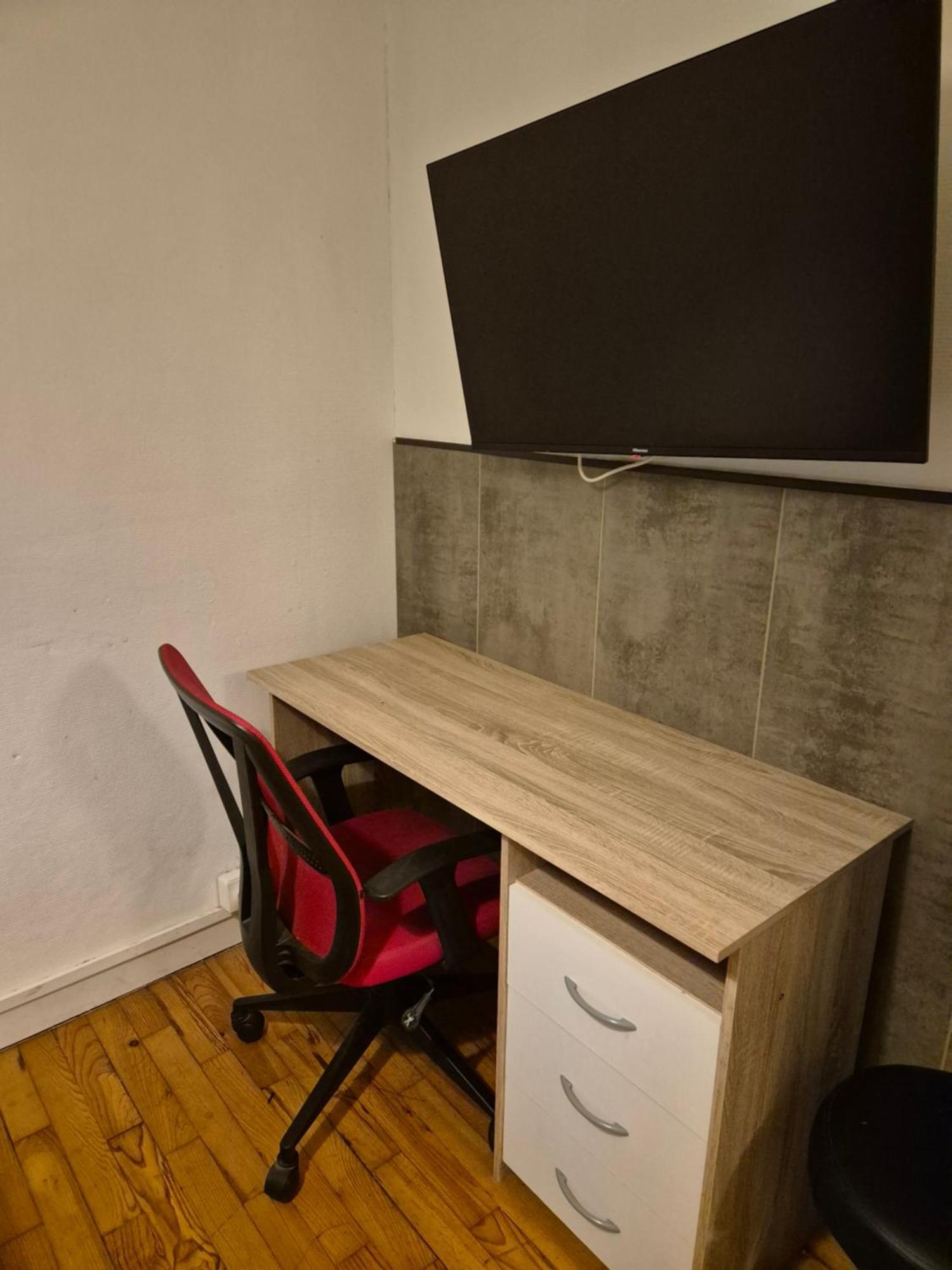 Maison Pour 11 Personnes Max Tv Dans Les 4Chambres Brest Exterior photo